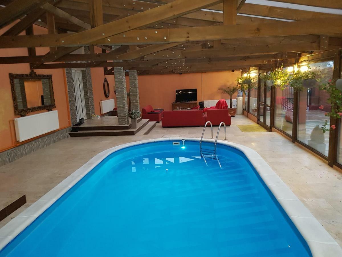 Casa Piri Hotel Anina Buitenkant foto